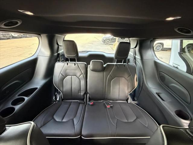 2026 Chrysler Pacifica Limited AWD