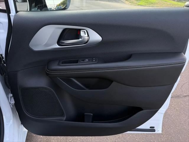 2026 Chrysler Pacifica Limited AWD