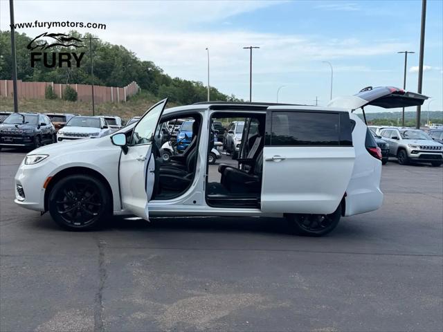 2026 Chrysler Pacifica Limited AWD