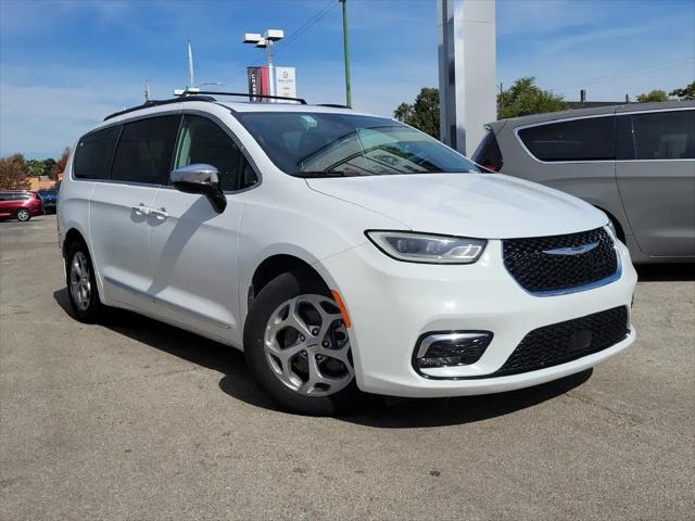 2023 Chrysler Pacifica Limited for sale in Chicago, IL