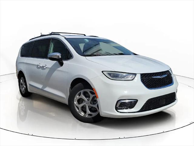 2023 Chrysler Pacifica Limited for sale in Chicago, IL