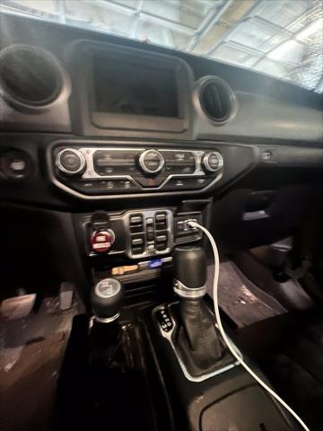 2022 Jeep Gladiator Sport