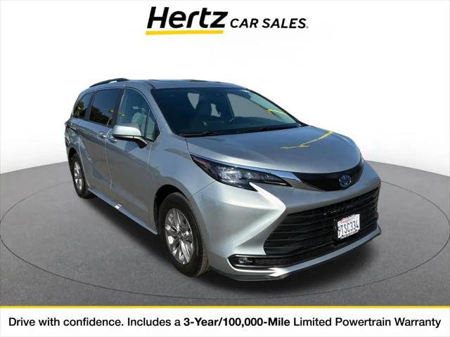 2025 Toyota Sienna XLE for sale in Fresno, CA