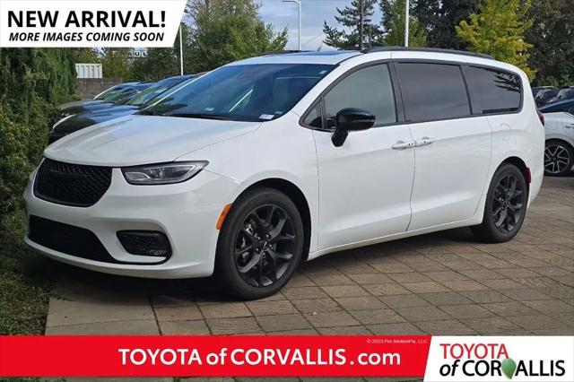 2025 Chrysler Pacifica Limited for sale in Corvallis, OR