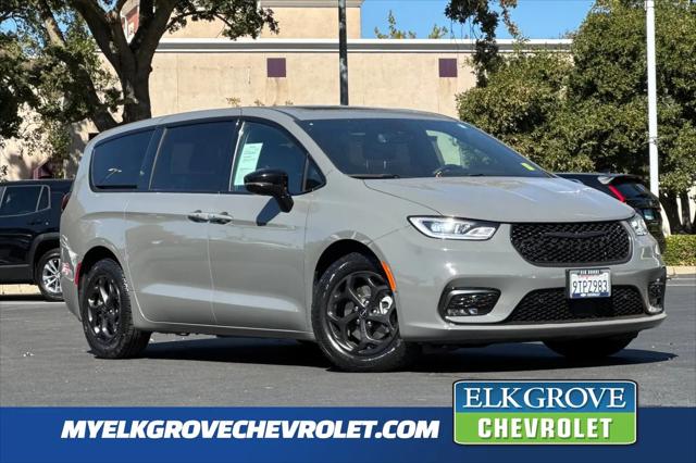 2023 Chrysler Pacifica Hybrid Limited for sale in Elk Grove, CA