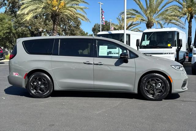 2023 Chrysler Pacifica Hybrid Limited