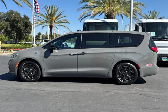 2023 Chrysler Pacifica Hybrid Limited