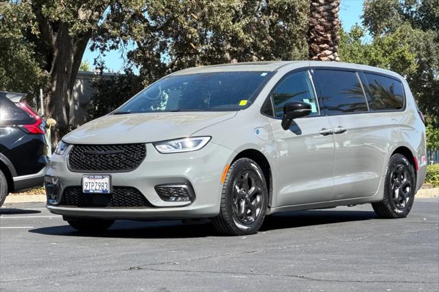 2023 Chrysler Pacifica Hybrid Limited