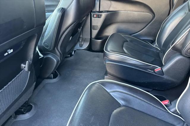 2023 Chrysler Pacifica Hybrid Limited