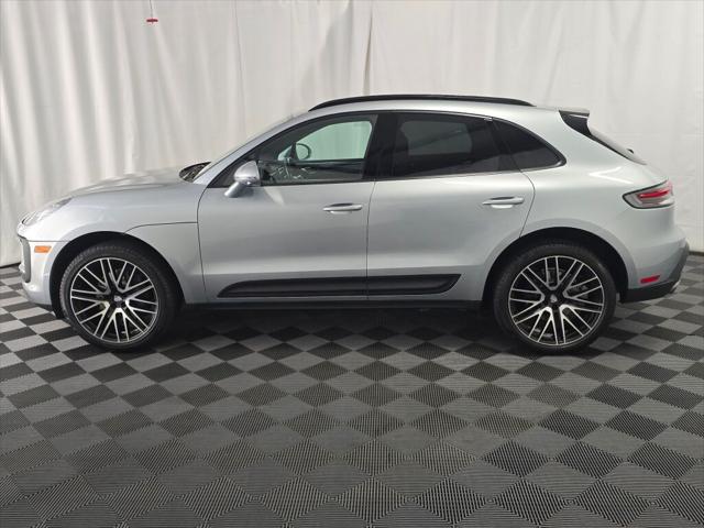 2024 Porsche Macan Unknown