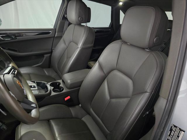2024 Porsche Macan Unknown