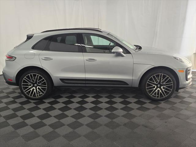 2024 Porsche Macan Unknown