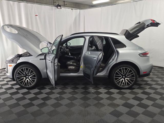 2024 Porsche Macan Unknown