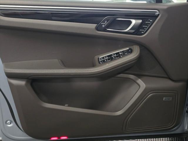2024 Porsche Macan Unknown