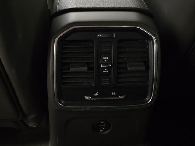 2024 Porsche Macan Unknown