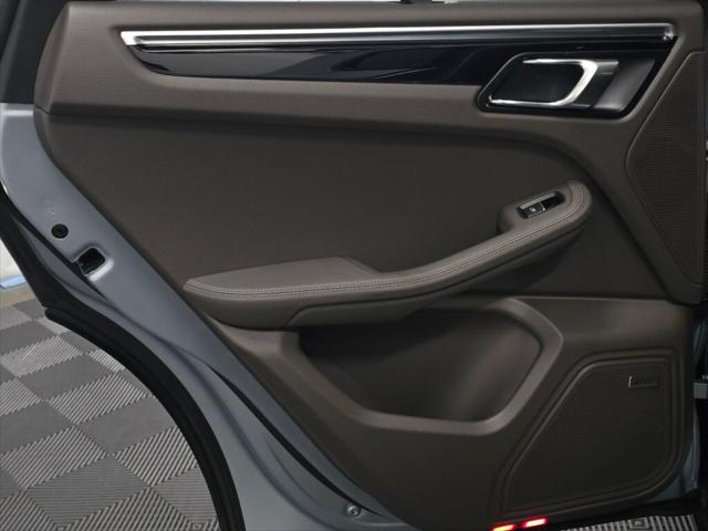 2024 Porsche Macan Unknown