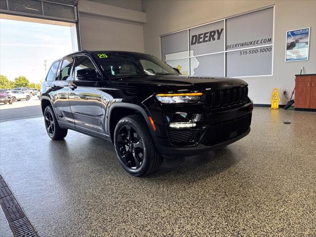 2025 Jeep Grand Cherokee Limited 4x4 for sale in Waukee, IA