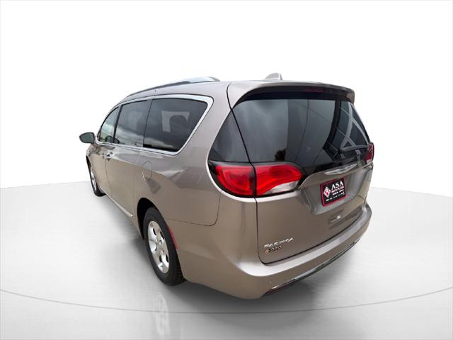 2017 Chrysler Pacifica Touring-L Plus