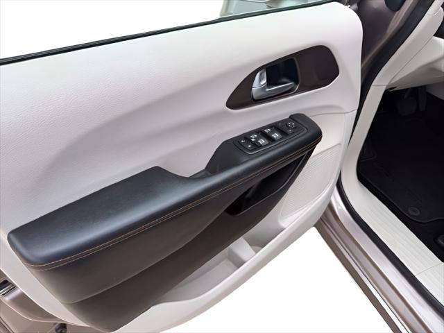 2017 Chrysler Pacifica Touring-L Plus