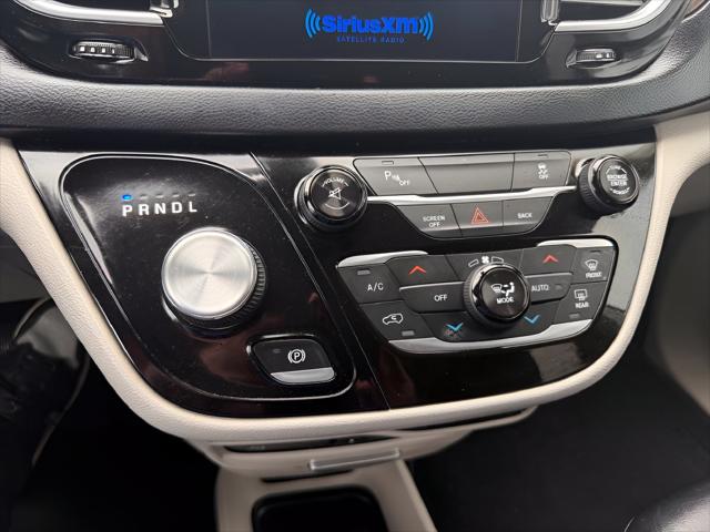 2017 Chrysler Pacifica Touring-L Plus