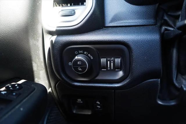 2019 Ram 1500 Big Horn/Lone Star Crew Cab 4x4 57 Box
