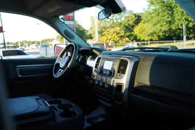 2024 Ram 1500 Classic SLT Quad Cab 4x2 64 Box
