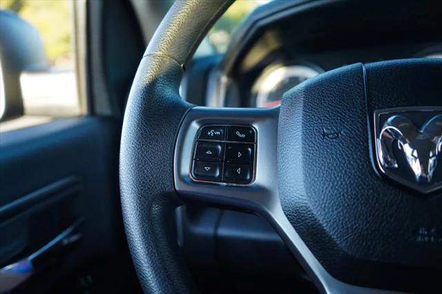 2024 Ram 1500 Classic SLT Quad Cab 4x2 64 Box