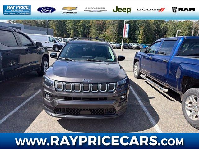 2022 Jeep Compass Latitude Lux 4x4 2022 Jeep Compass Latitude Lux 4x4