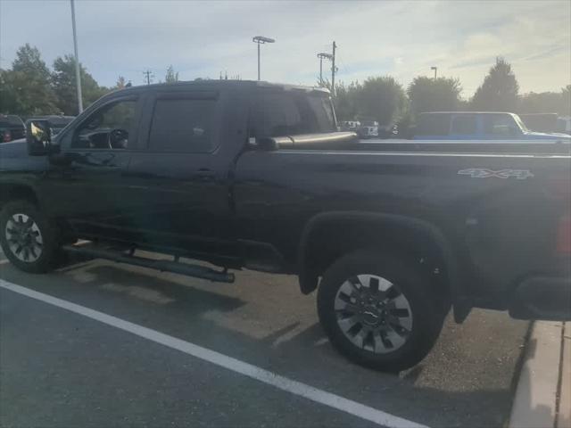 2021 Chevrolet Silverado 2500HD 4WD Crew Cab Standard Bed Custom