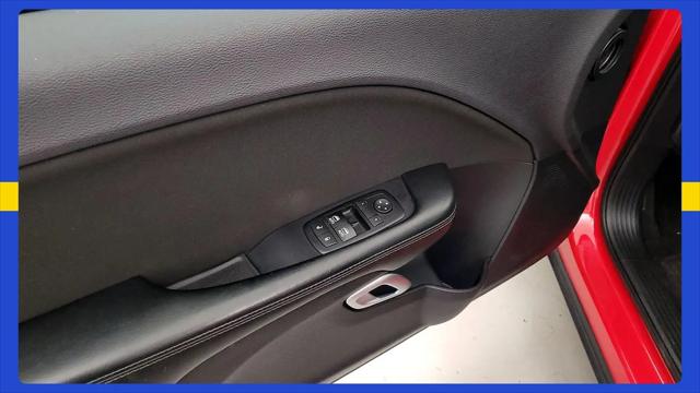 2015 Dodge Challenger SXT