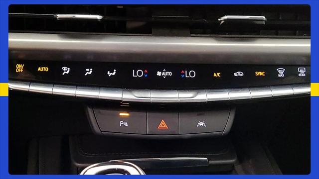 2024 Cadillac XT4 FWD Premium Luxury