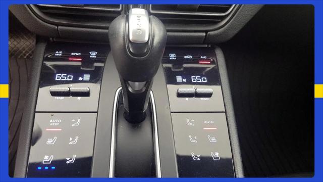 2022 Porsche Macan Macan