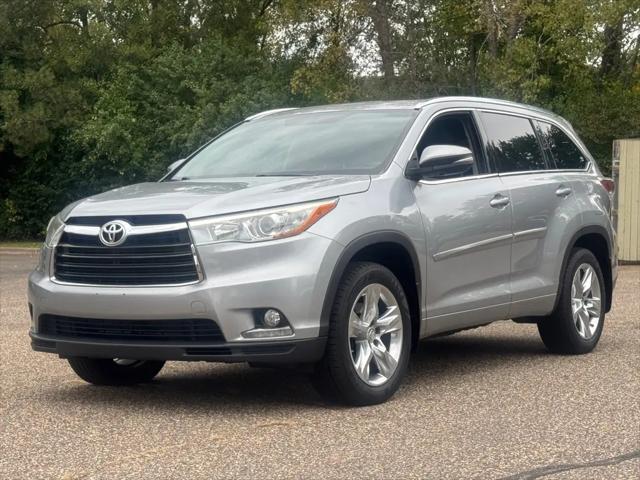 2015 Toyota Highlander Limited V6 for sale in Maplewood, MN