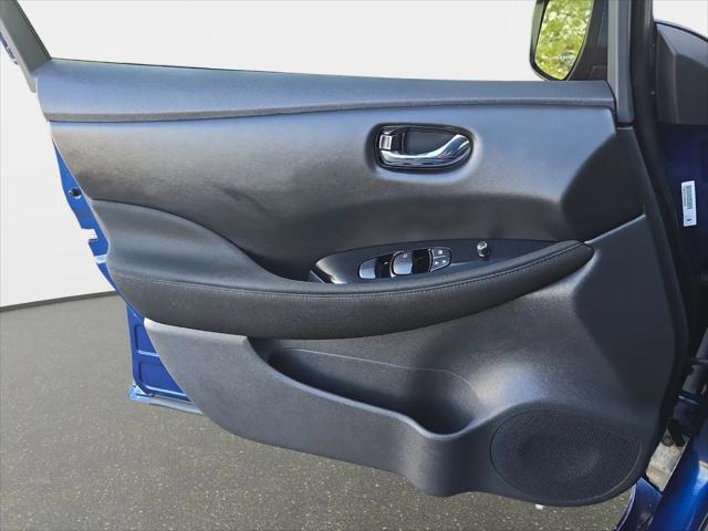 2022 Nissan LEAF SV 40 kWh