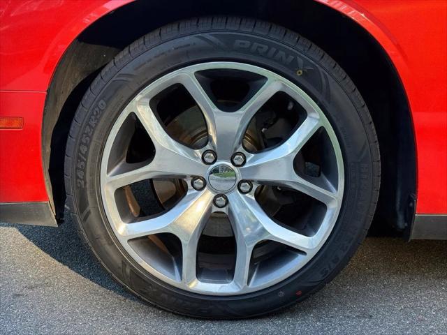 2016 Dodge Challenger SXT Plus