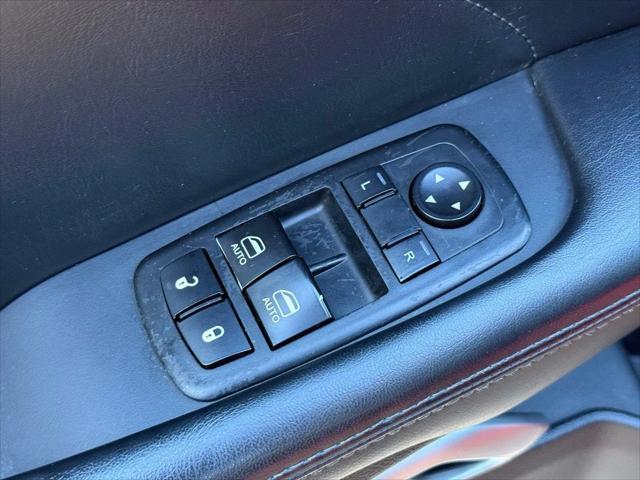 2016 Dodge Challenger SXT Plus