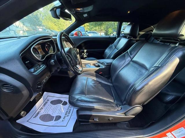 2016 Dodge Challenger SXT Plus
