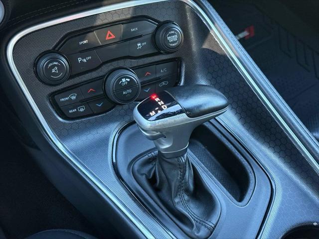 2016 Dodge Challenger SXT Plus