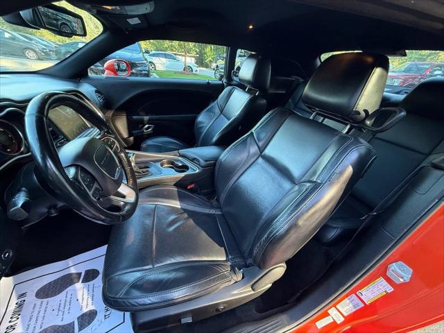 2016 Dodge Challenger SXT Plus