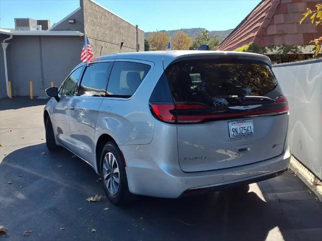 2024 Chrysler Pacifica Hybrid Select