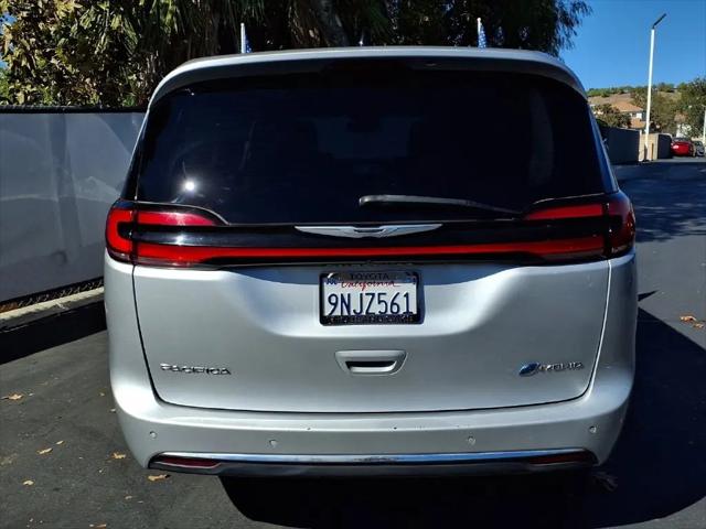 2024 Chrysler Pacifica Hybrid Select