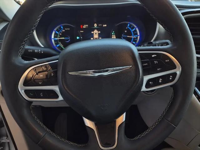2024 Chrysler Pacifica Hybrid Select