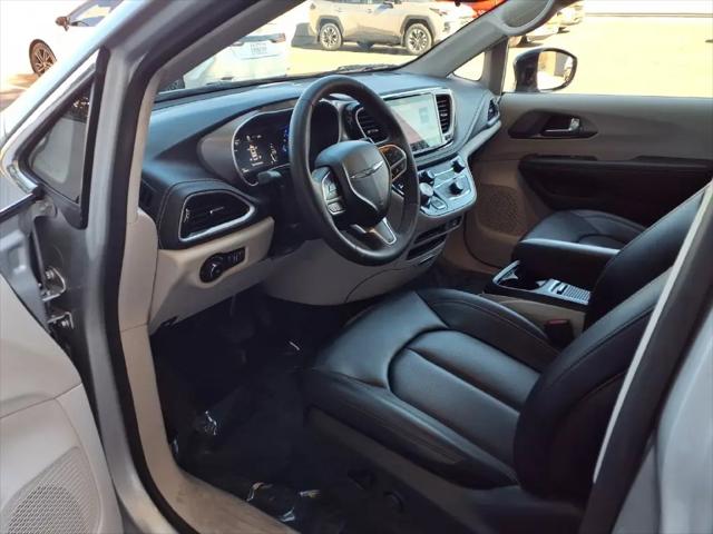 2024 Chrysler Pacifica Hybrid Select