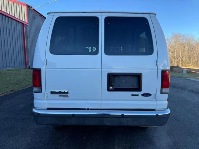 2010 Ford E-350 Super Duty XLT