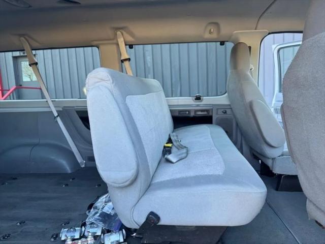 2010 Ford E-350 Super Duty XLT