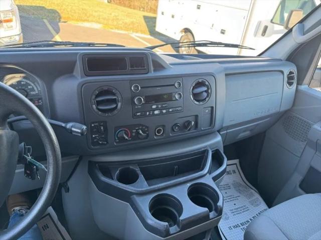 2010 Ford E-350 Super Duty XLT