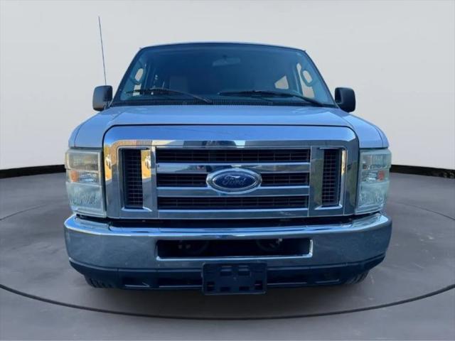 2010 Ford E-350 Super Duty XLT