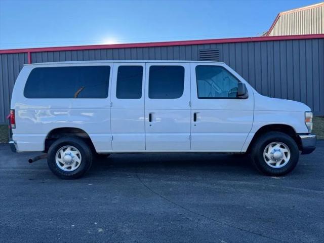 2010 Ford E-350 Super Duty XLT