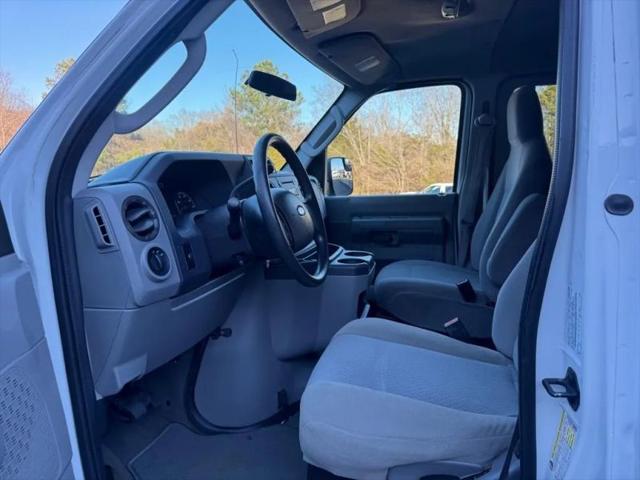 2010 Ford E-350 Super Duty XLT