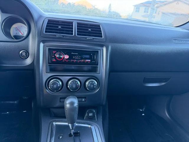 2012 Dodge Challenger SXT
